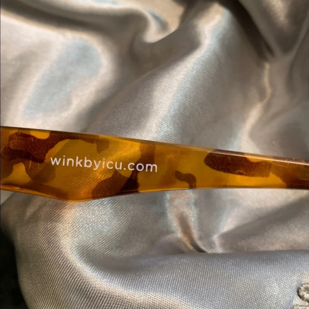 🌹wink by icu eyewear • EUC Tortoiseshell Round Frame reading glasses - +2.50